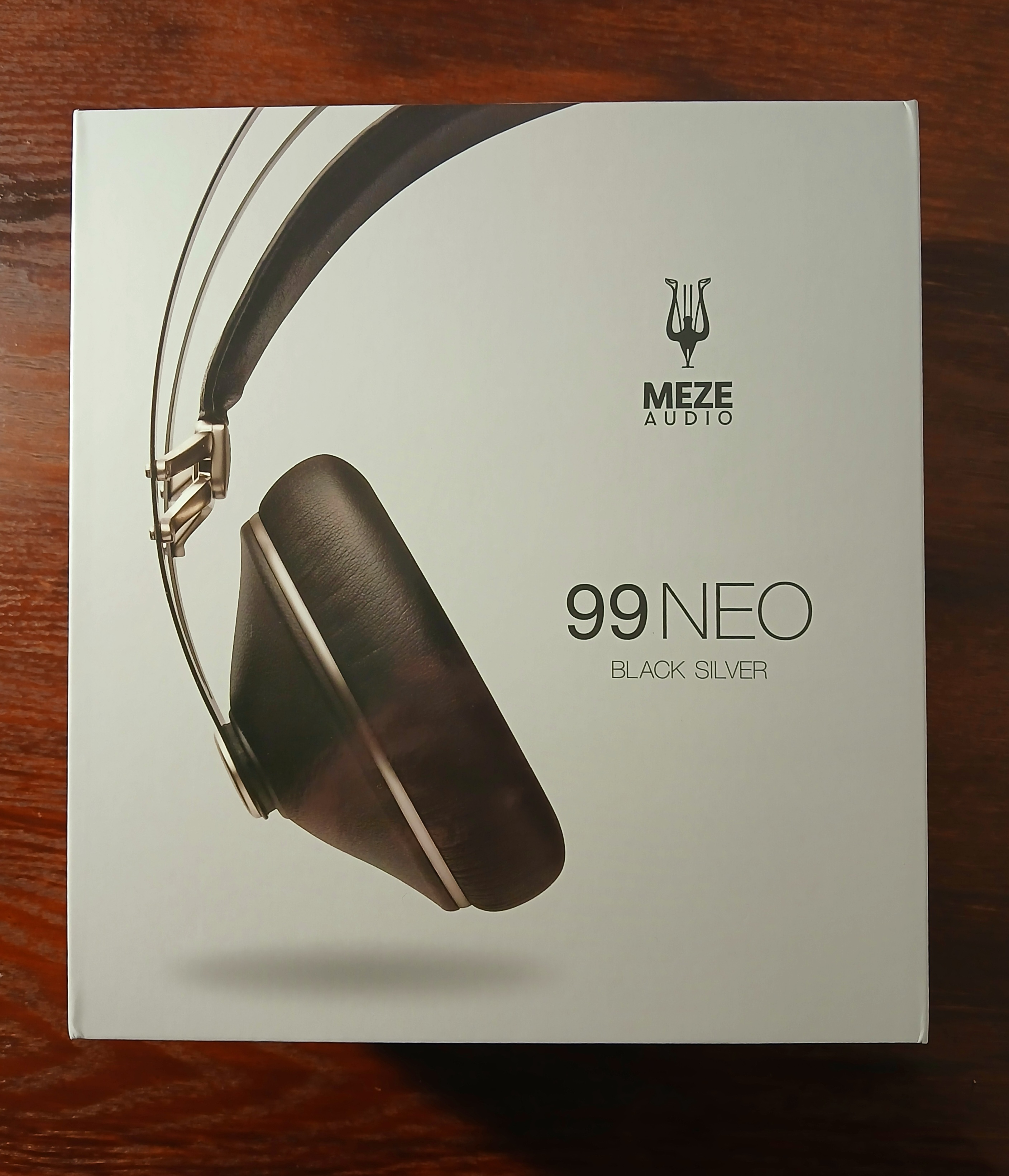Meze 99 Neo headphones
